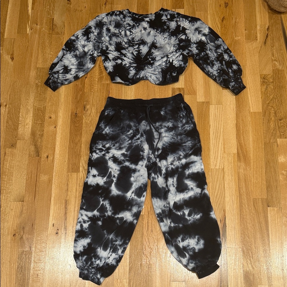 Alice + Olivia Black and White Tie-Dye Joggers